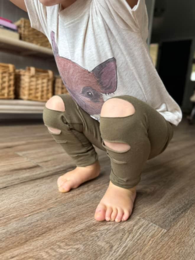 Distressed leggings