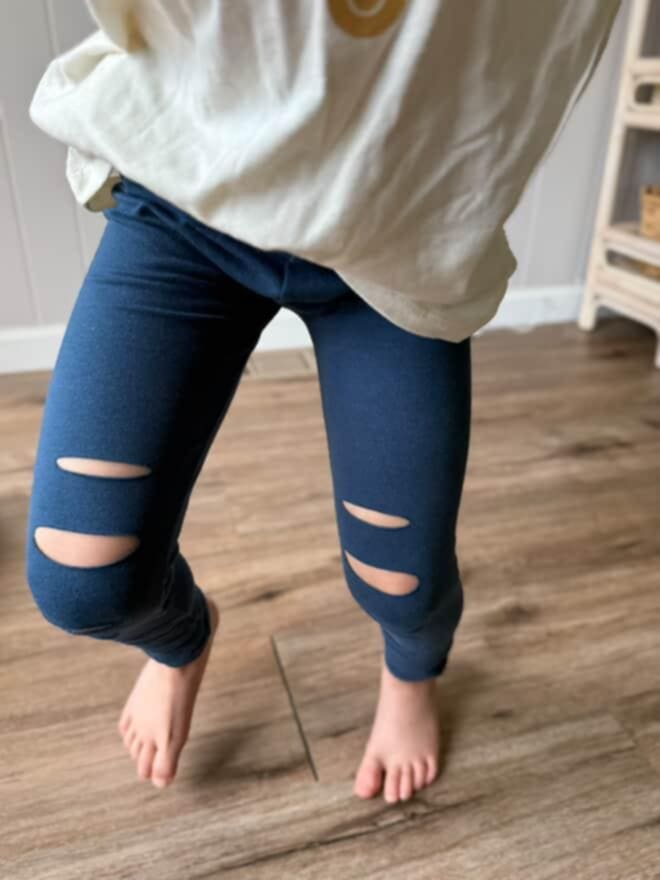 Distressed leggings