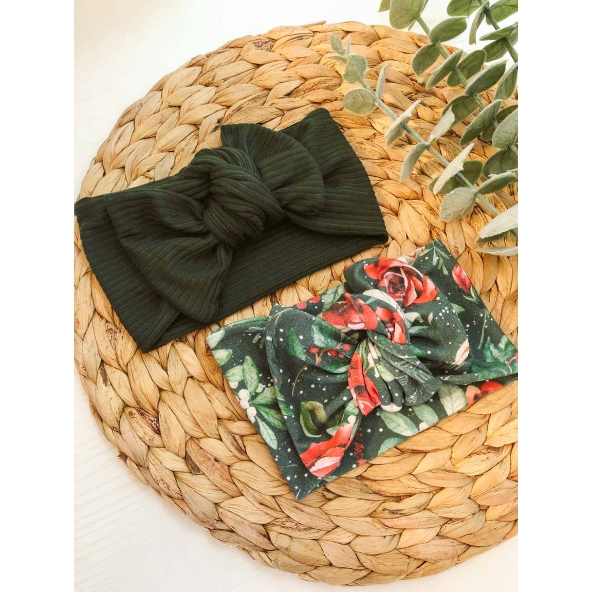 Knitted bows
