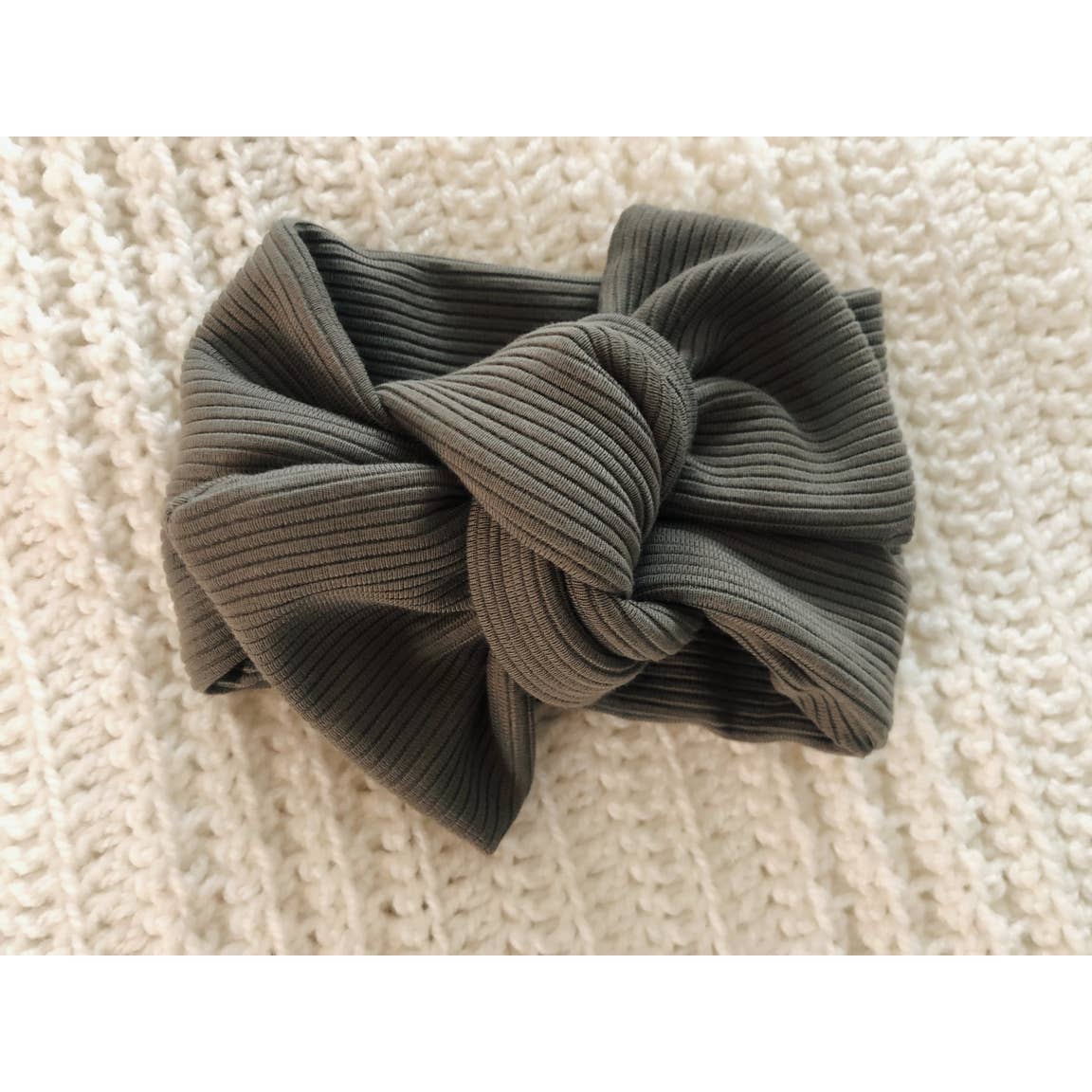 Knitted bows