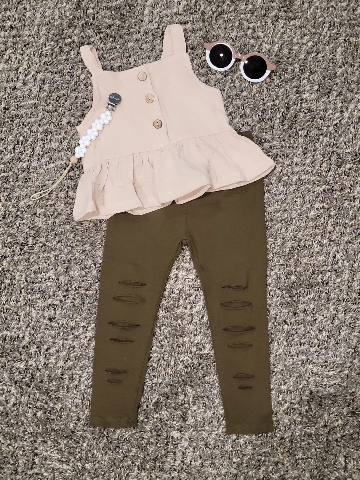 Distressed leggings